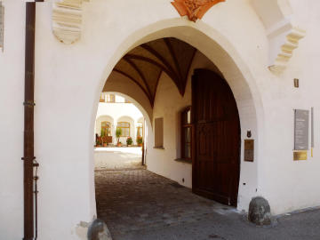 Eingang zum Antonierhaus